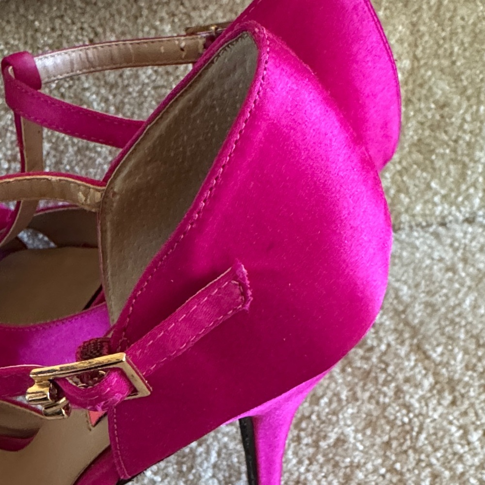 🎀 Pink Satin Candee T-Strap Bow Heels 🎀 - Picture 5 of 14